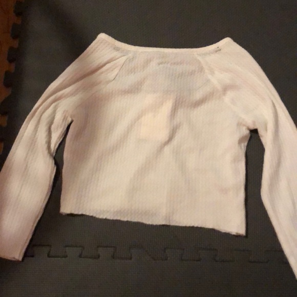 White long sleeve - Picture 2 of 3